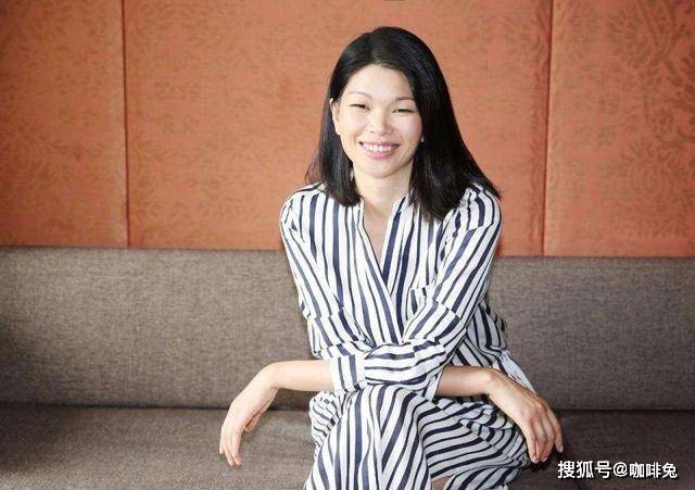 套装|名模吕燕在时尚圈17年， 转型当设计师，告诉人们美不光是看脸蛋