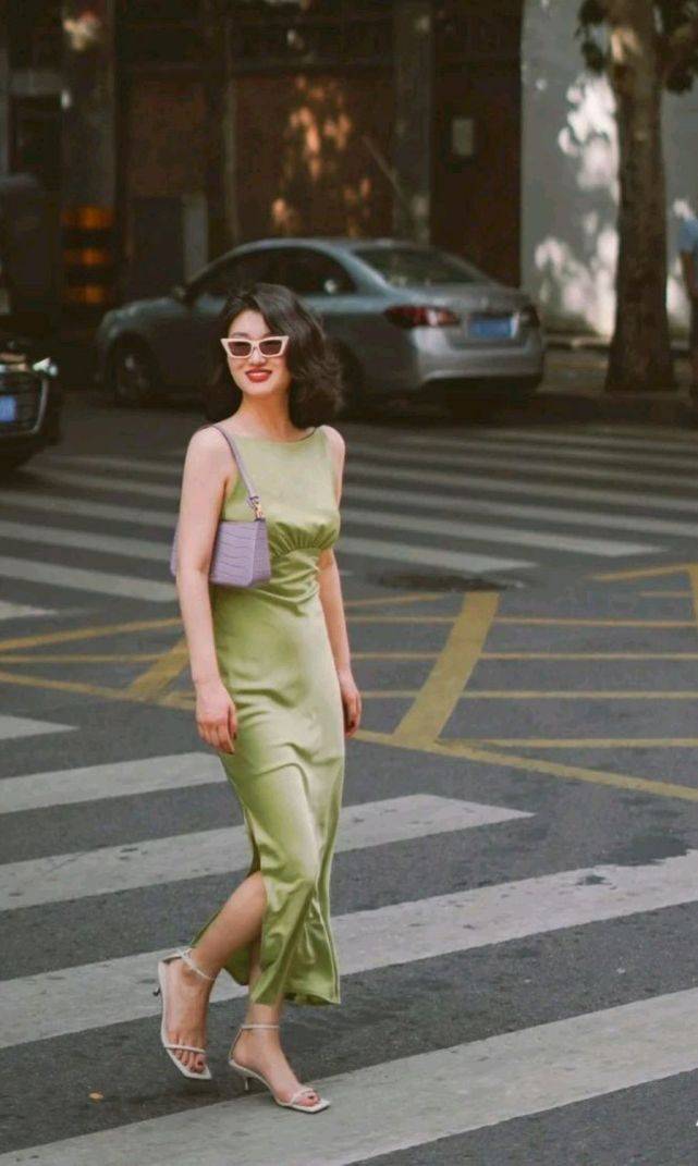 视觉|想成为精致的女人，就要穿对服装了，合适的穿搭会让整个人更优雅