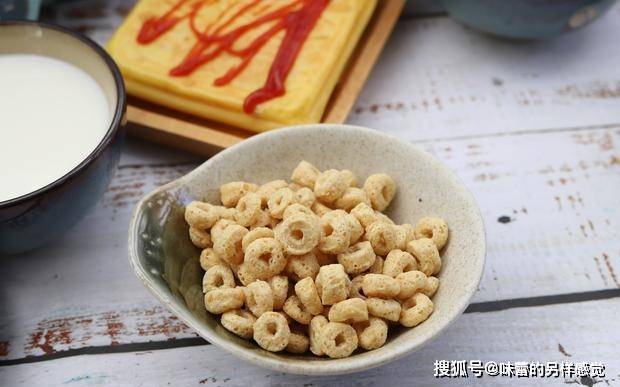 美食|我家早餐不用买，少睡20分钟全部搞定，丰盛可口，网友：不太可能