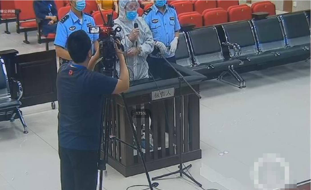 只因孩子玩手机晃眼睛,庭审否认故意杀人求死刑_刘某安