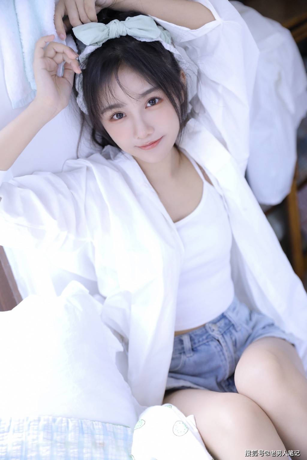 苏杉杉7月私服照一口甜少女清新怡人纯色浪漫满满夏日气息