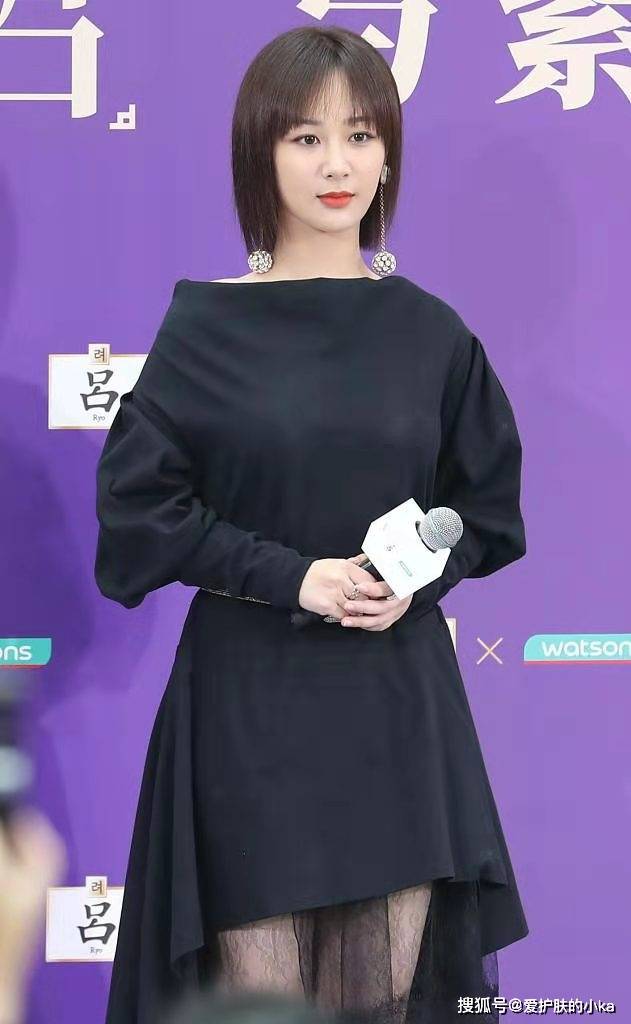 黑色|杨紫美出新高度，一身黑色职业装打扮，这高级气质挡都挡不住