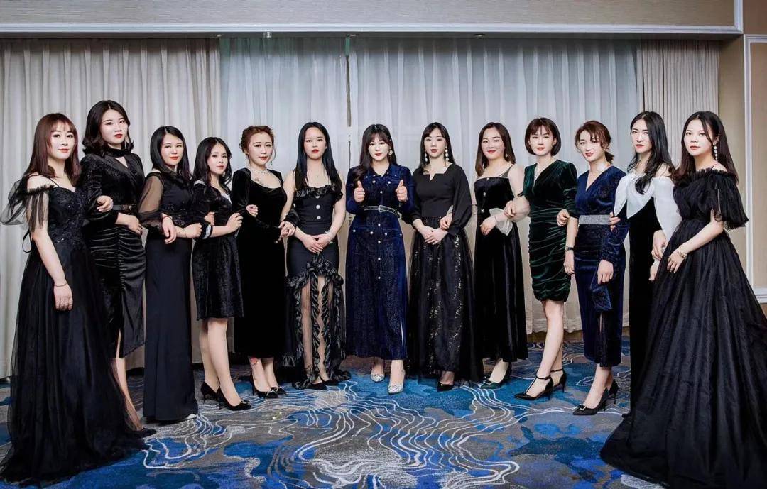 华盛美业·美业面对面 | 闺蜜连锁专访_王芳_门店_团队