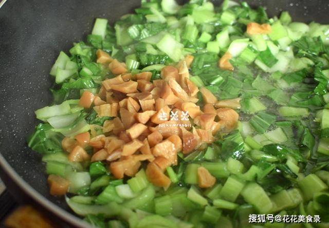 家乡|早餐还是吃点素菜,家乡特产炒小青菜,搭配白米粥,好吃还养胃