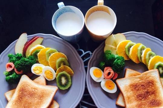 人体|睡醒后三个习惯,最好能改掉,若坚持一段时间,减肥事半功倍