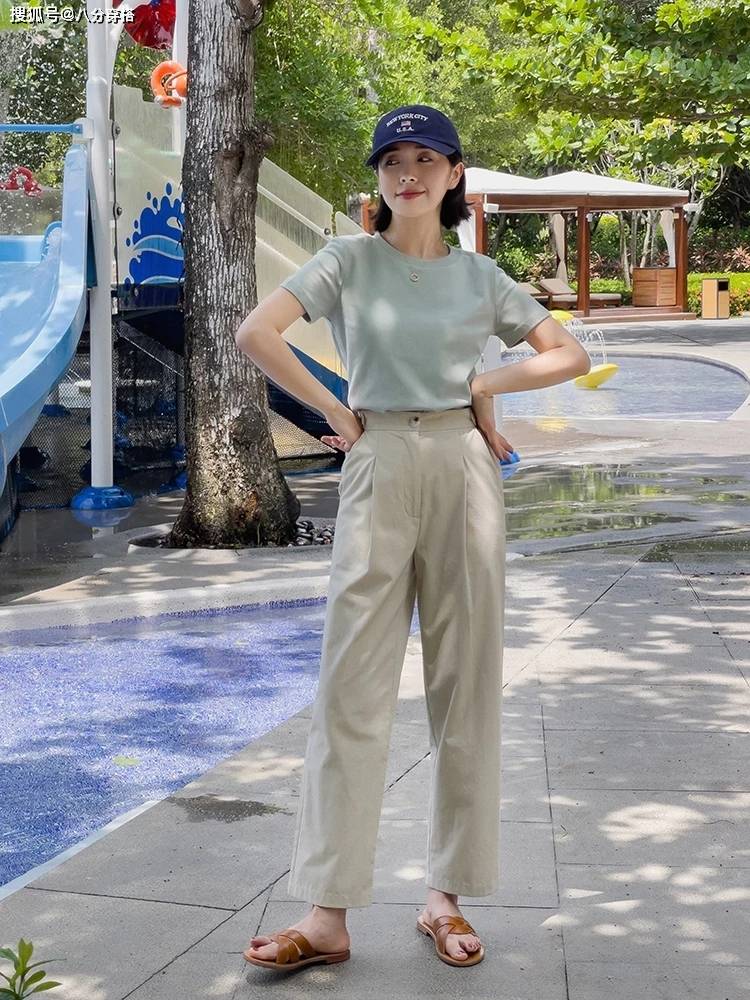 夏天|夏天上衣不用多买，选对“T恤”就足够了，百搭时髦又显气质