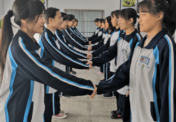 家长|中学生“夏捂冬冻”的迷惑行为，几乎是全国统一，让人疑惑不解