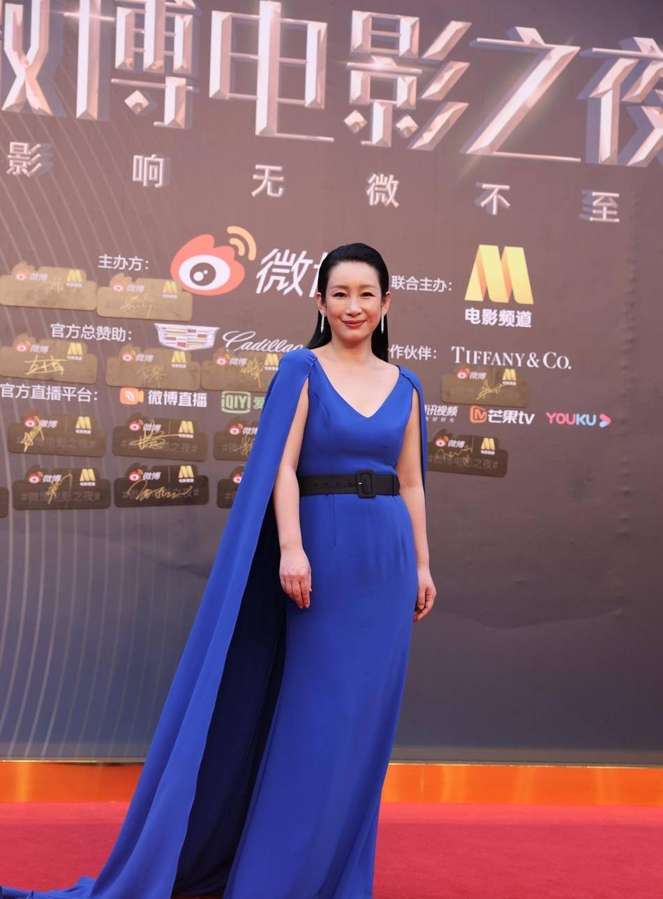 刘浩存|电影之夜红毯：倪妮高叉裙撩人，刘浩存又仙又欲，章子怡深V蕾丝