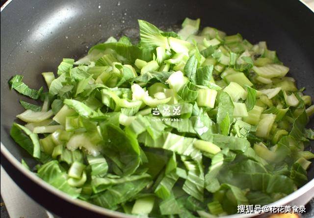 家乡|早餐还是吃点素菜,家乡特产炒小青菜,搭配白米粥,好吃还养胃