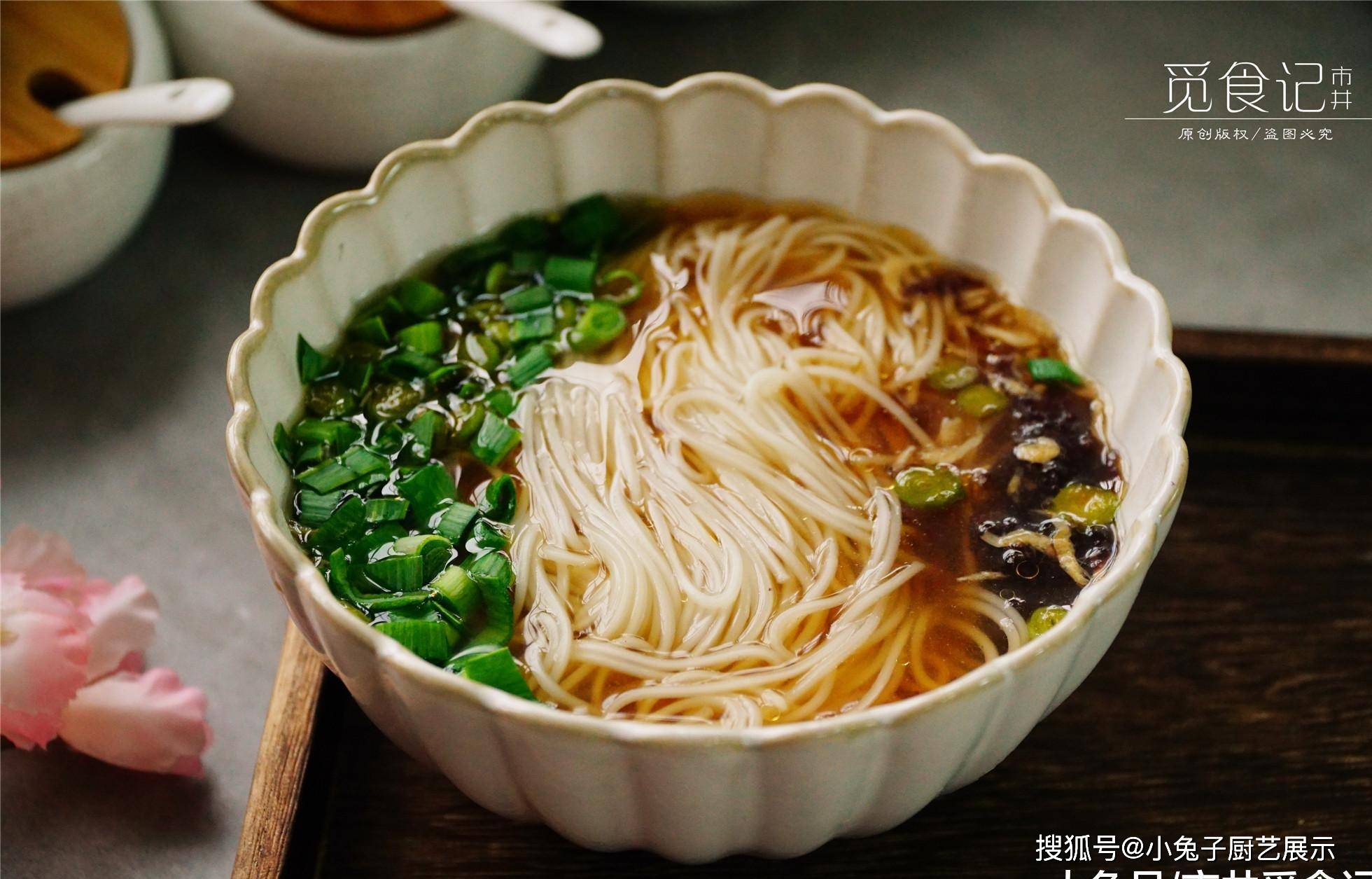 虾皮|天热，早餐最馋这碗面，清爽不油腻，三两下就做好，越吃越喜欢