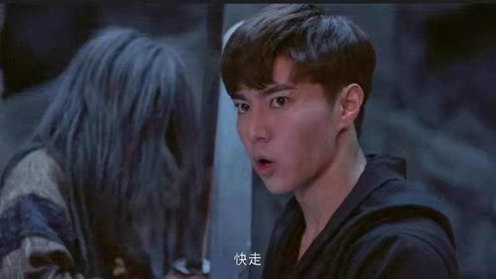 原著|《云顶天宫》引吐槽，张起灵开挂御剑飞行，男主很有自知之明