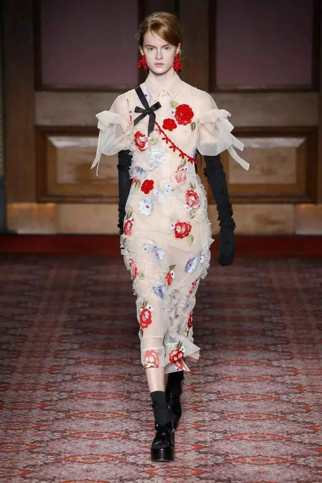 一生一世|蝴蝶堂 | AERENEY：花卉里，藏着时髦的夏天