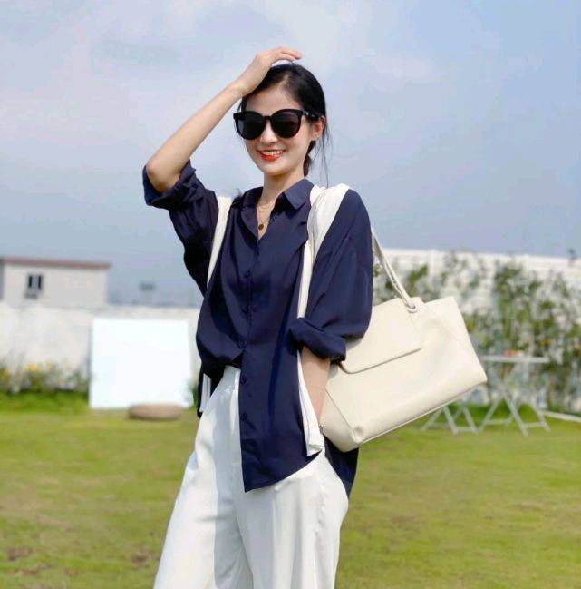 服装|日常穿搭可以很简约，但要清爽干净，穿上基础款也会很好看