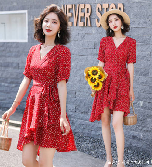 脖颈|可盐可甜的逆龄连衣裙，演绎邻家女孩的清纯，释放青春的活力