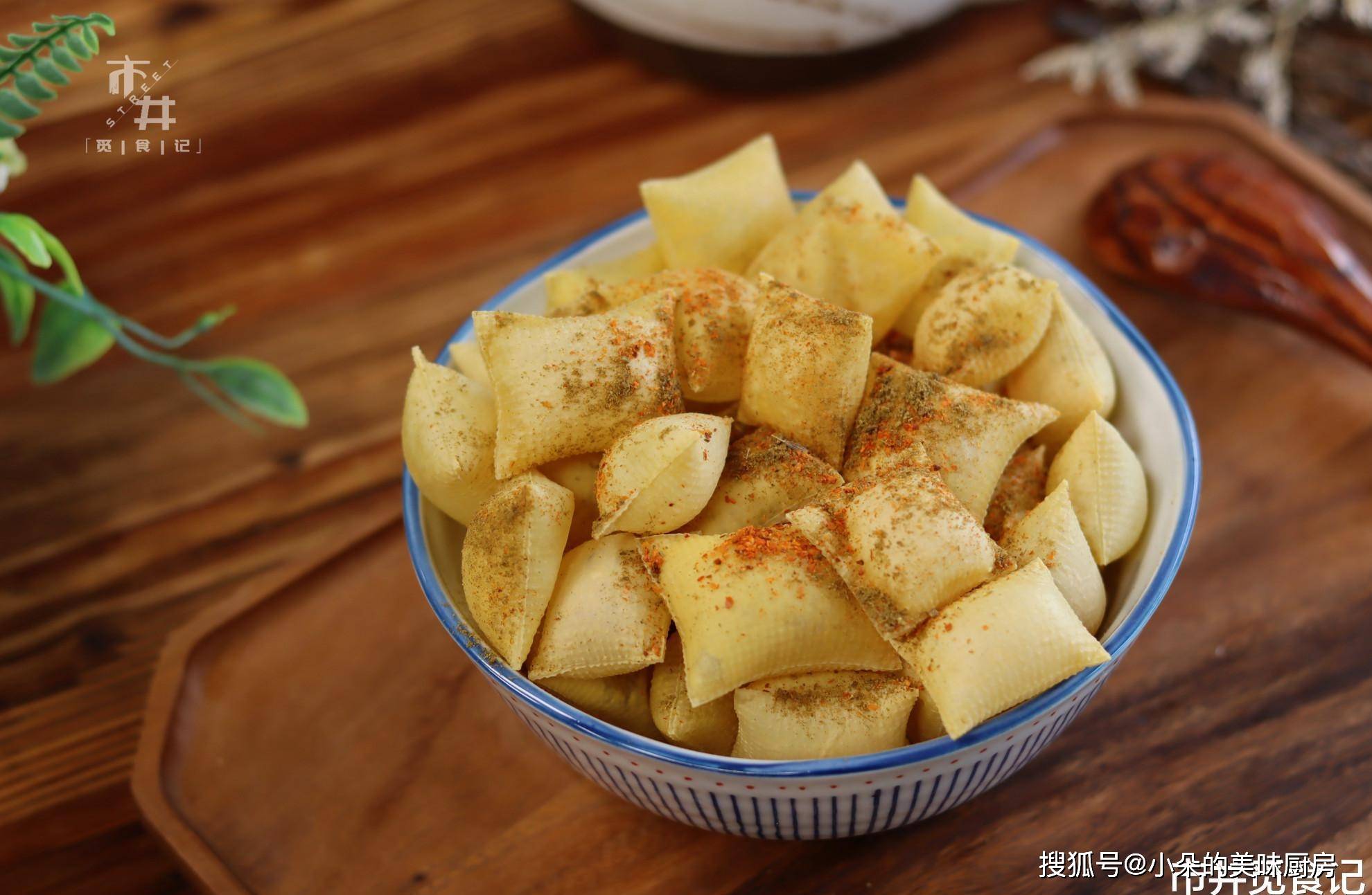 成本|最近超火的“烤豆皮”零食，1块钱成本做一堆，薄如纸片酥脆焦香