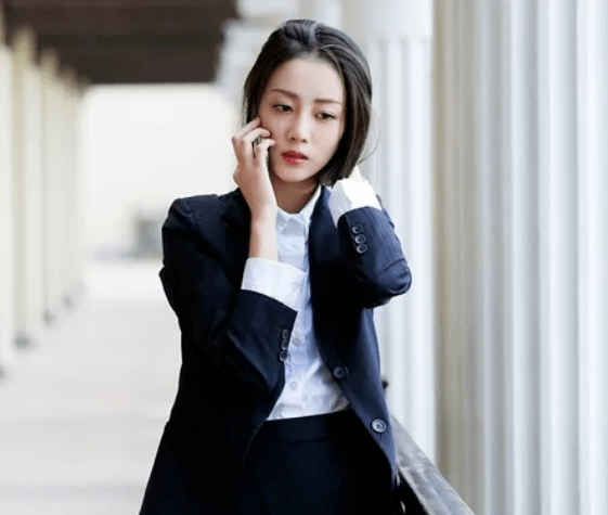 李溪芮|嘉行小花比肩热巴，离开杨幂后混成18线，新剧搭档不知名男演员