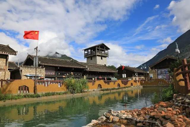 「叠溪古镇」住进云朵上的街市