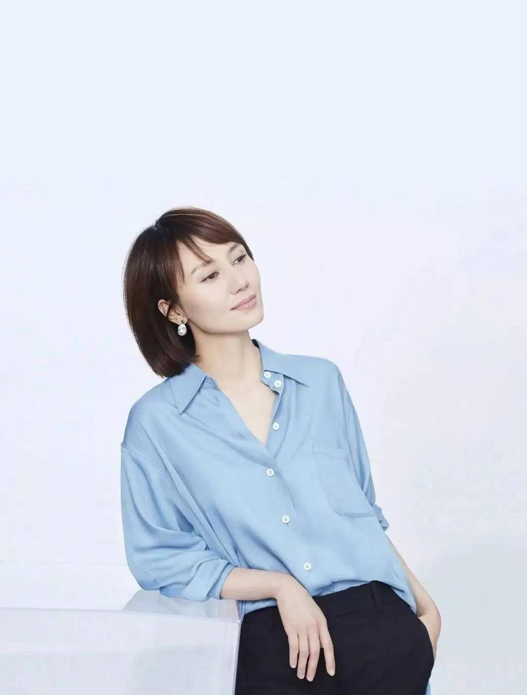 面料|这才是50岁女人该有的打扮，拒绝“扮嫩”，简单高级的气质更美