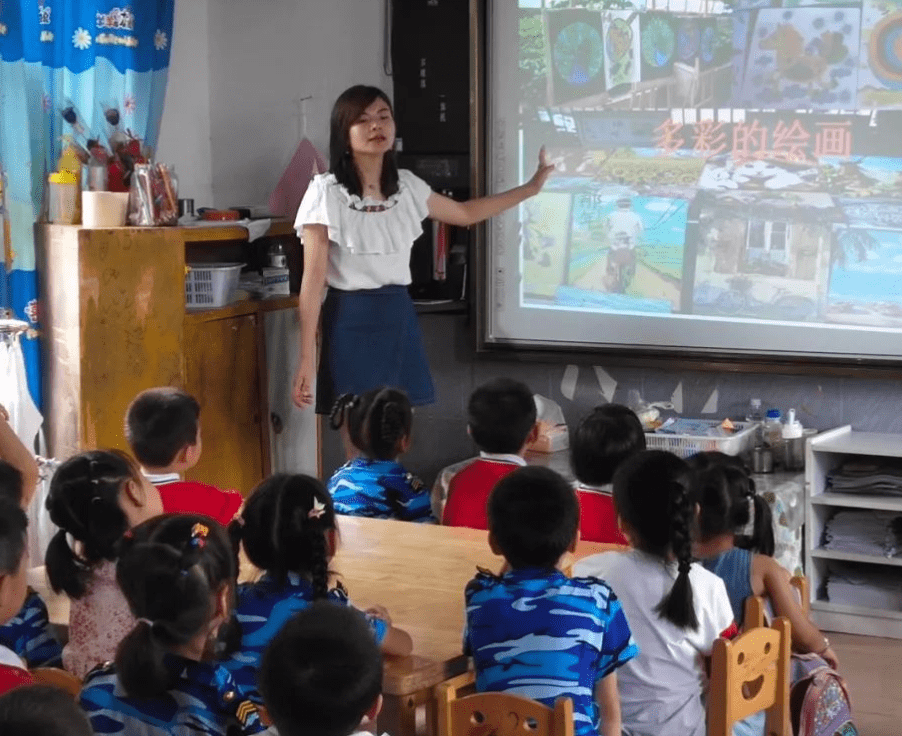 什么|幼儿园老师一般是什么学历，家长得知后，面露愁容又无能为力