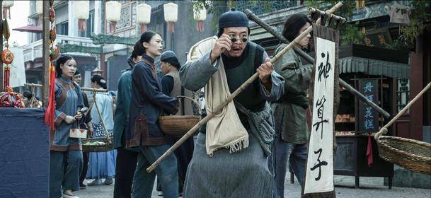 周星驰电影排行榜_周星驰星辉电影公司,拍摄电影少,每部电影却都是经典(2)