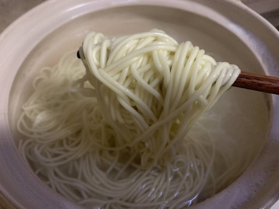 加入适量|晒晒早餐，10分钟就端上桌，做法简单，味道却特别赞，老少都爱吃