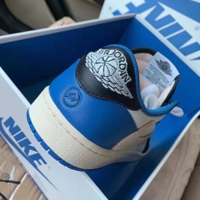 &quot|都别睡？老婆Kylie突然上脚AJ1＂闪电倒勾＂，随时突袭发售！抢到即赚到？