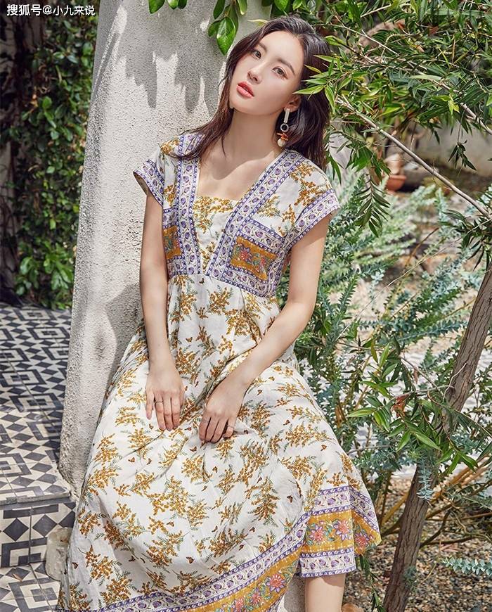 宣美|“南韩第一美腿”宣美，碎花裙惊艳登《红秀Grazia》，增肌后更美