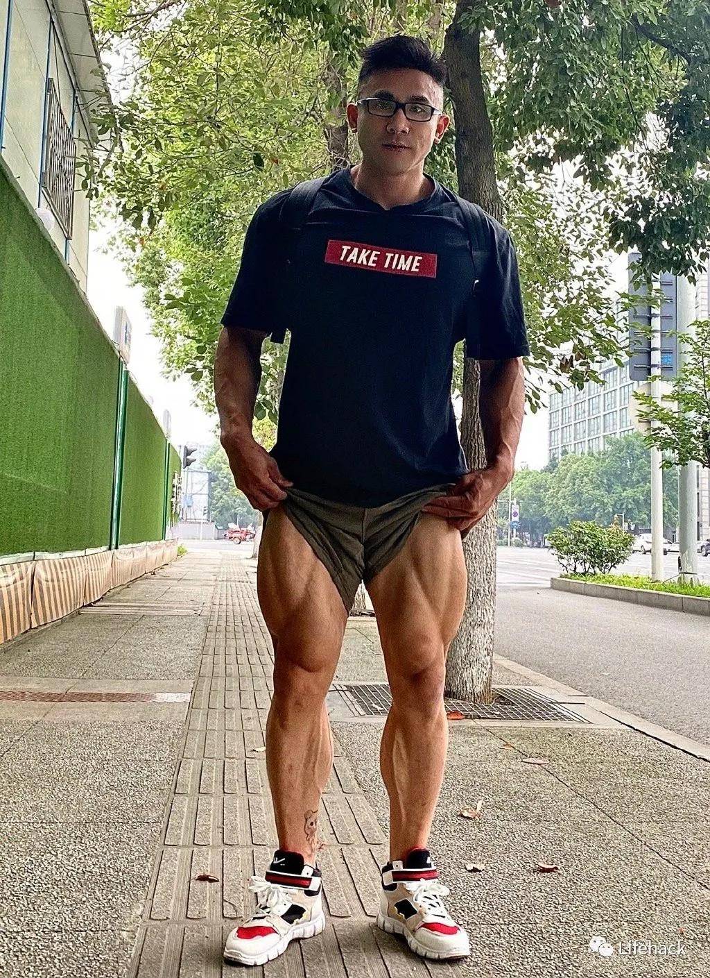 健美|39岁男警察身材照被曝光：撸铁15年成肌肉巨无霸，罪犯都不敢惹他