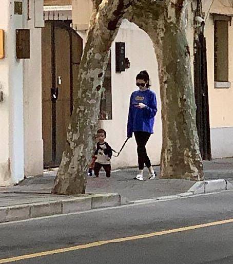 何猷君|奚梦瑶晒剪短发孕期自拍照片，对镜美食加餐胃口好。路人：厉害