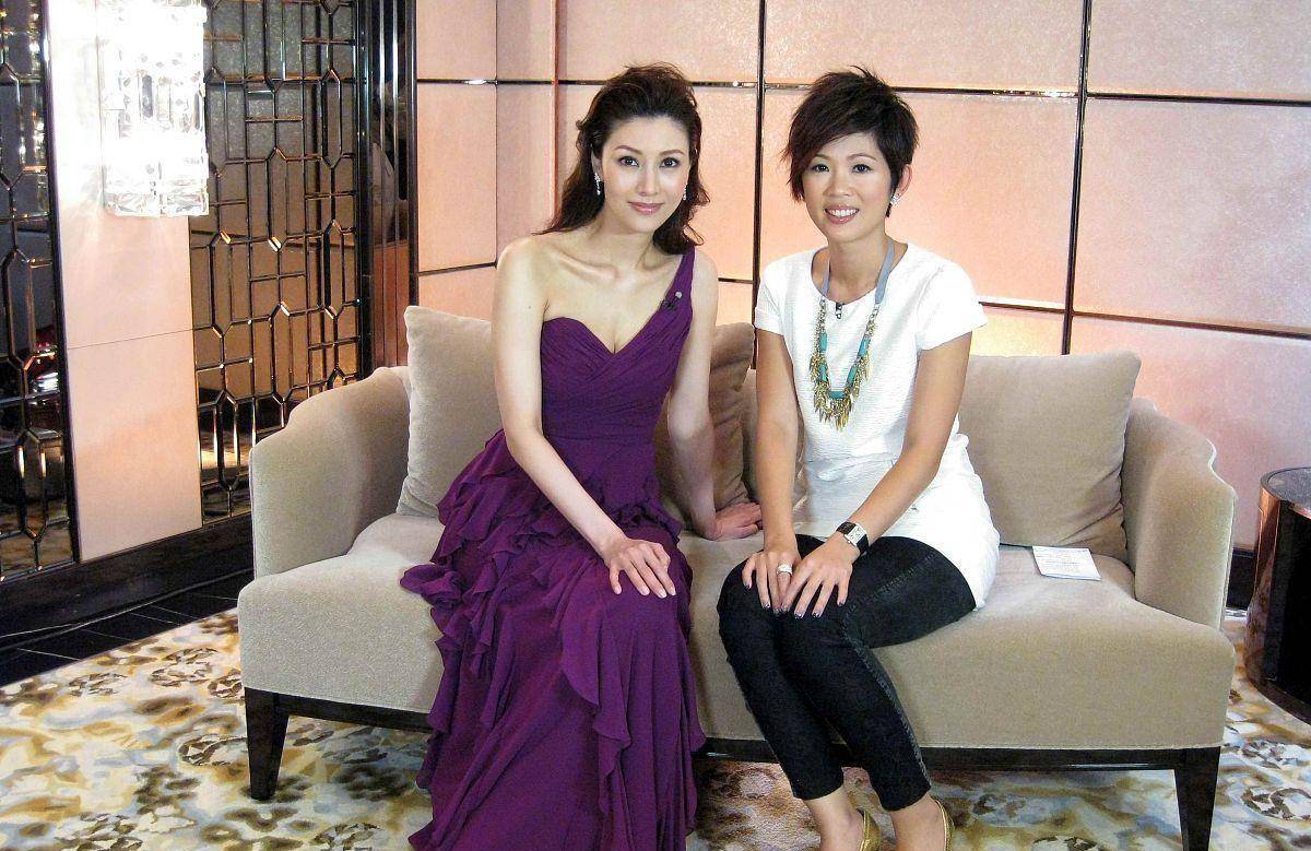 整体|李嘉欣虽然瘦却很健康,依旧有年轻时的样子,一袭长裙真挺美