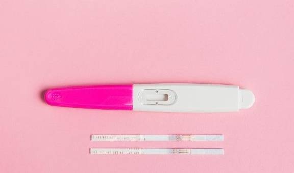 什么|辞职备孕一年终于怀上二宝，大宝趴在我肚子上说句话恨不得去打胎