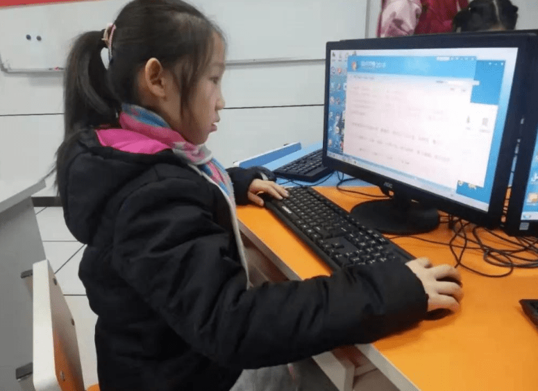 两门课|教育部通知取消幼儿园学前班，小学新增2门课程，家长喜忧参半