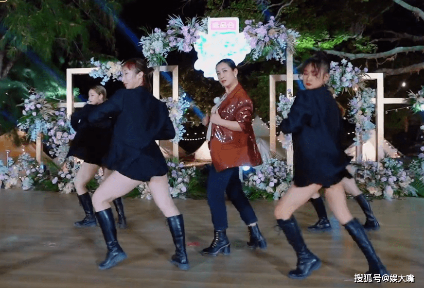 影后|43岁秦海璐为爱挑战女团舞！动作有点水，但赢在了眼神和气势上