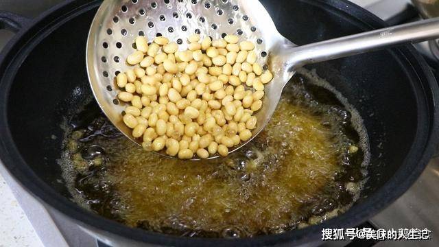 都浮|黄豆别打豆浆了,这做法实在太香了,既是解馋小零食,又是下酒菜