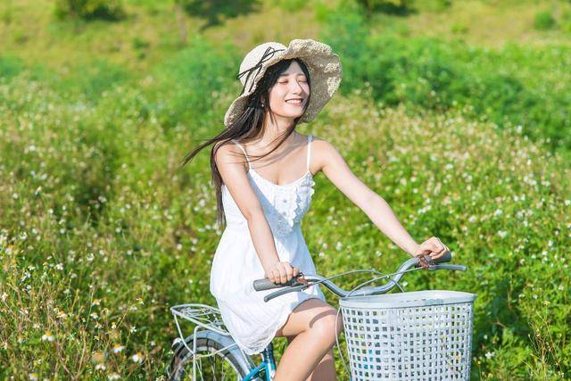 夏天|连直男也惊呼好美的裙子，都有这7个特点，可以搭配所有造型