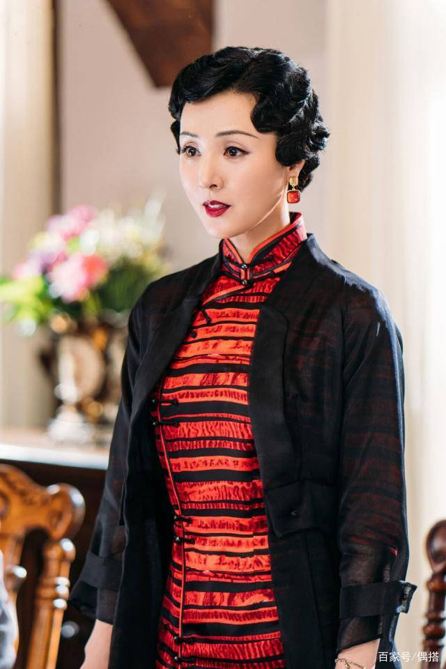 姜宏波|旗袍到底有何魅力？倪妮身穿复古旗袍，美到窒息