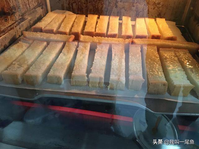 做法|儿子就馋这小点心，香酥可口做法简单，一根接一根好吃又过瘾