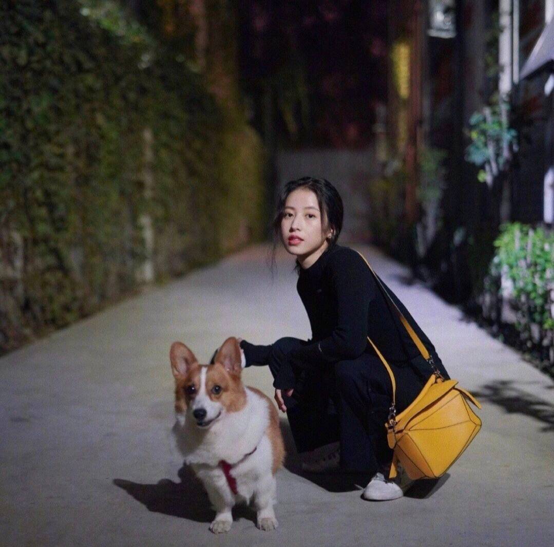 色调|90后最会穿女星扛把子！周雨彤女生的衣柜，你值得拥有