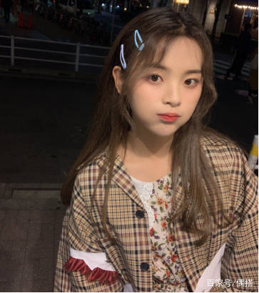 仙女|杨超越打卡日本！公主卷配碎花裙少女感十足，贵价外套抢尽风头