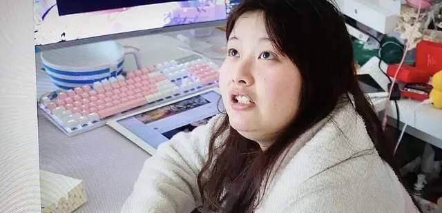 眼睛|甜美系网红P图太离谱？前男友晒多张图曝真容，与精修图判若两人