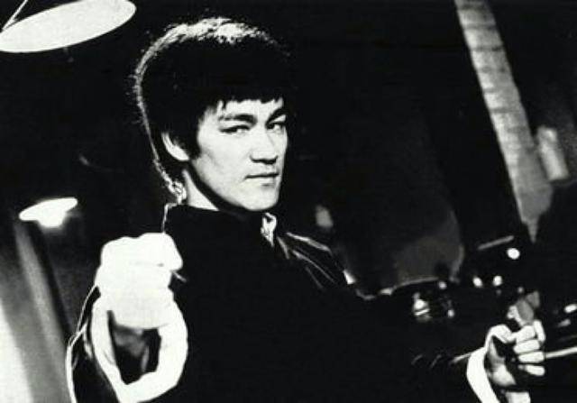 这些明星改名后爆红 张翰的原名最土 成龙竟有四个名字 娱乐 中华资讯在线