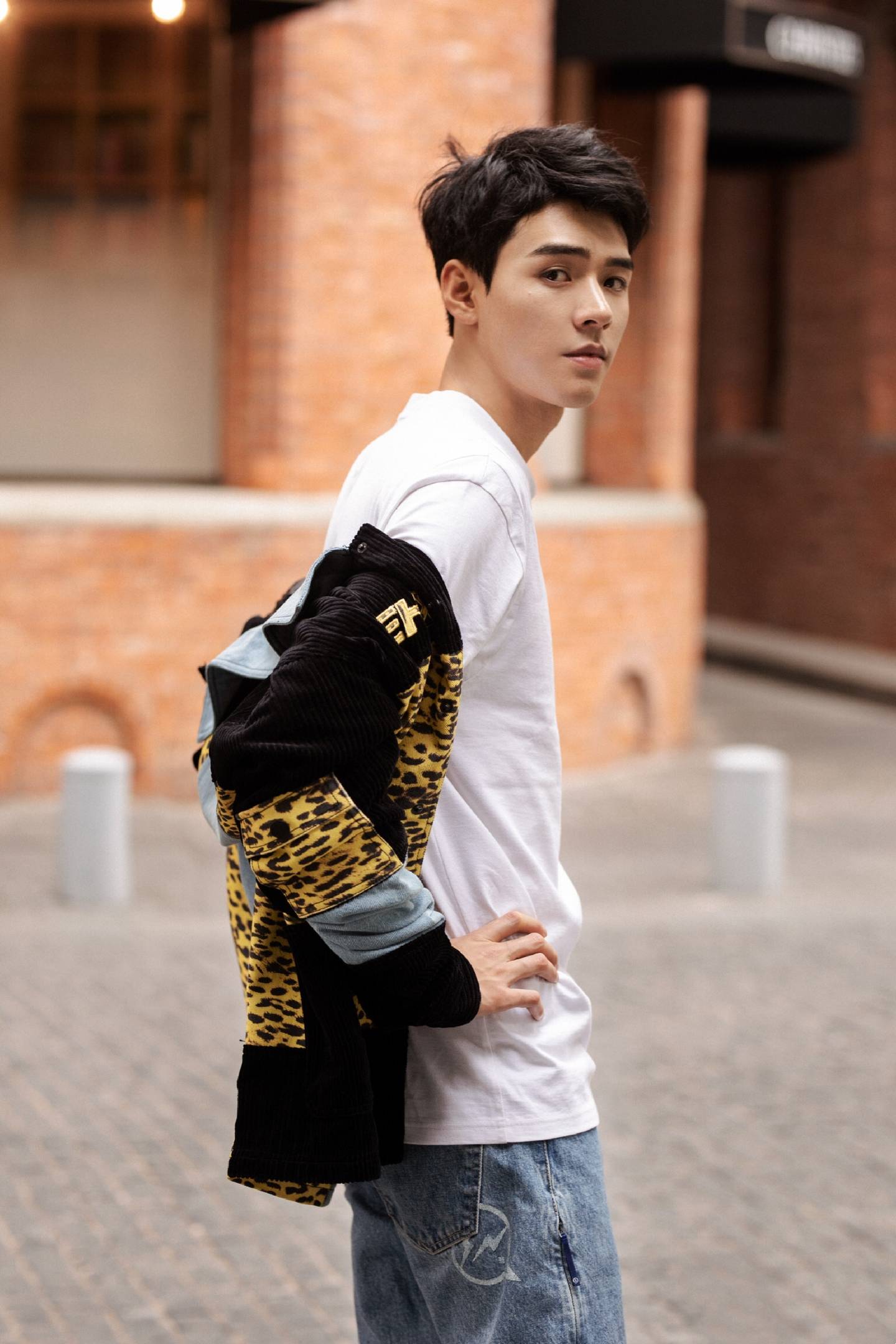 卫衣|《小美满》男主龚俊,颜值超高的小哥哥,私服穿搭又酷又帅