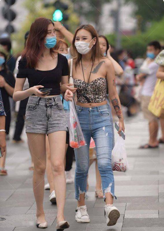 本人|黑夹克只要款式合适,显高显瘦的效果安排得当