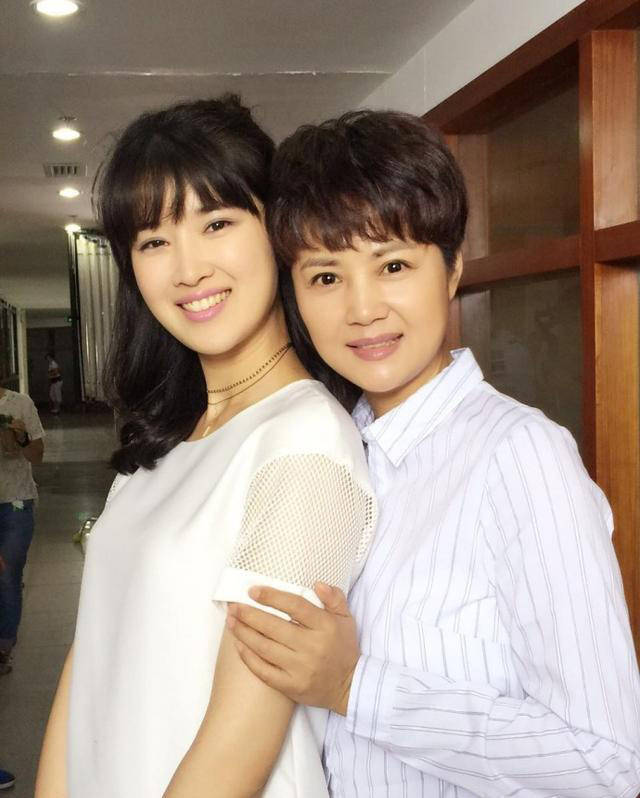 当红女星奚望 继父刘之冰的父爱照耀着我成长 茹萍