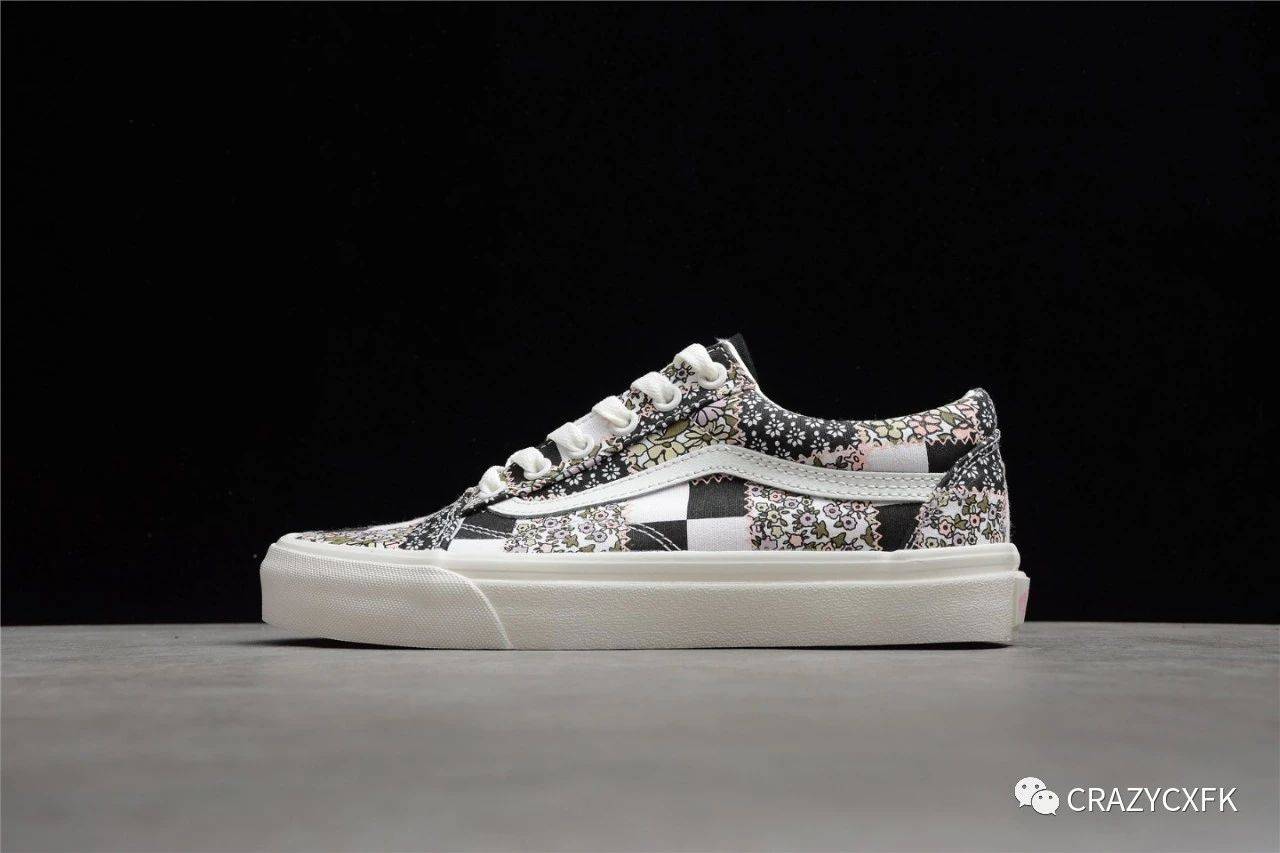 色调|万斯小碎花 Vans Classic Slip-on 黑白粉拼接一脚蹬帆布鞋
