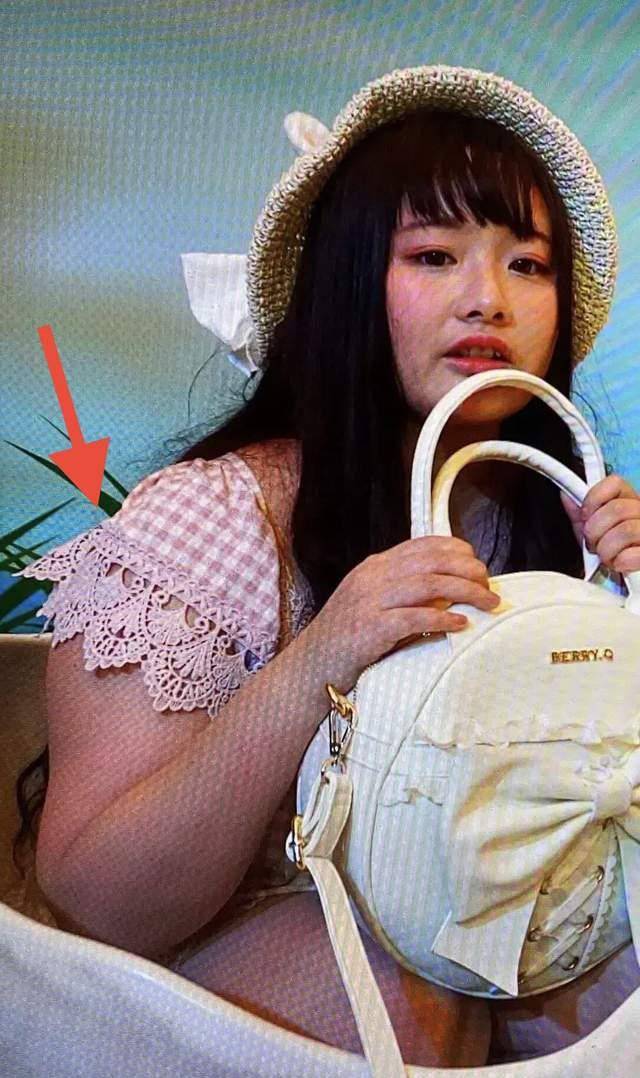 眼睛|甜美系网红P图太离谱？前男友晒多张图曝真容，与精修图判若两人