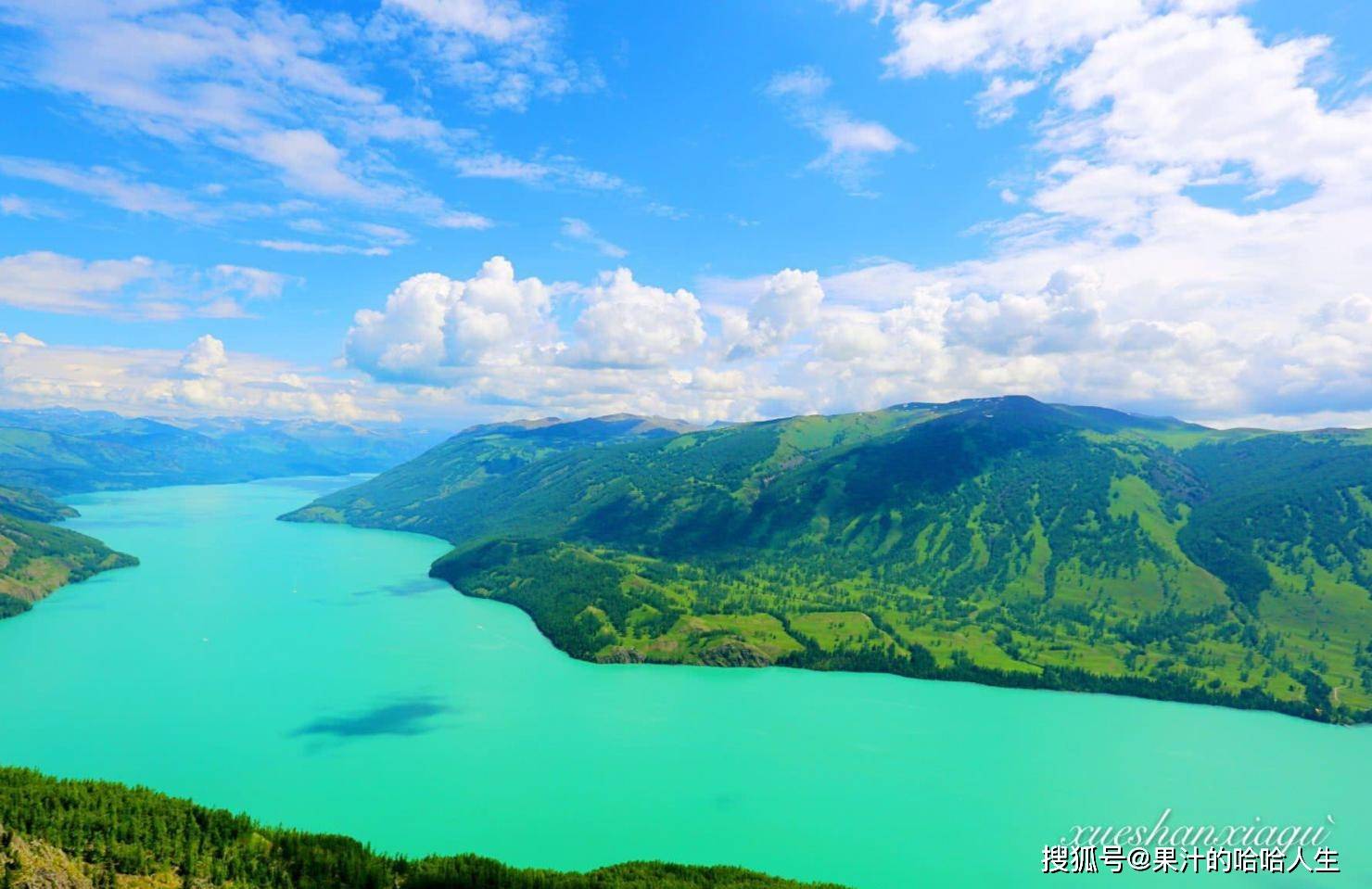 湖被称作中国最美的湖泊,在人们被它的景色吸引之前,神秘的水怪传说