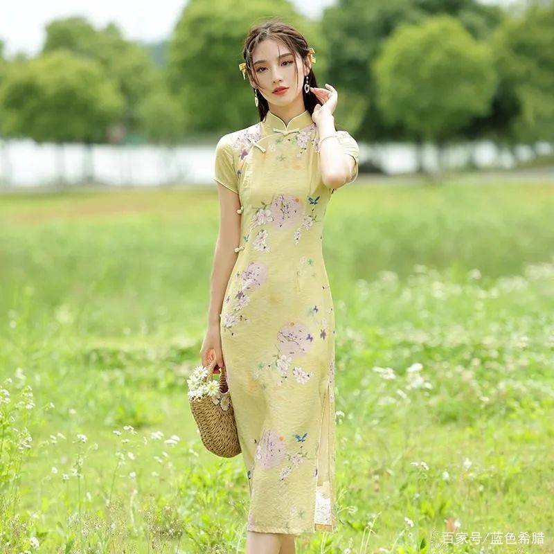 气质|拍出落落大方气质照,6个姿势学起来,中年青年女性拍照都适用