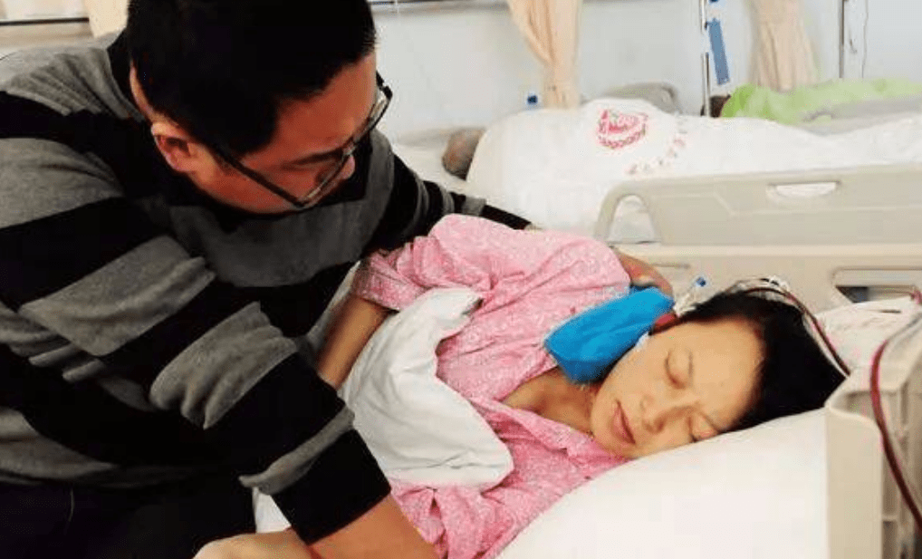 因为|大一男生放暑假打开家门呆住，39岁妈妈偷摸生了二胎，真哭笑不得