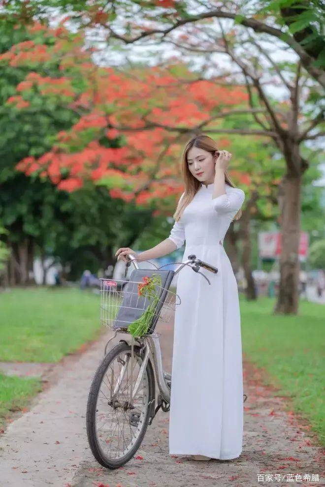 气质|拍出落落大方气质照,6个姿势学起来,中年青年女性拍照都适用
